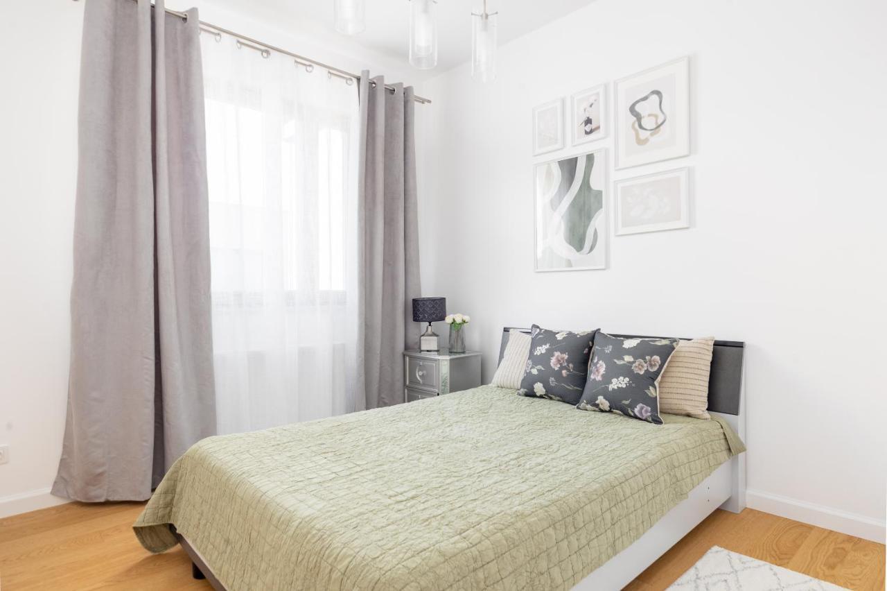 Sadyba Purple Luxury Apartment Варшава Екстер'єр фото